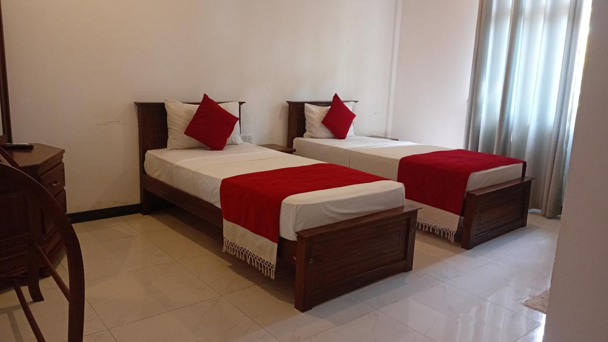 Oyo 278 Hotel Rivelka Kundasale المظهر الخارجي الصورة