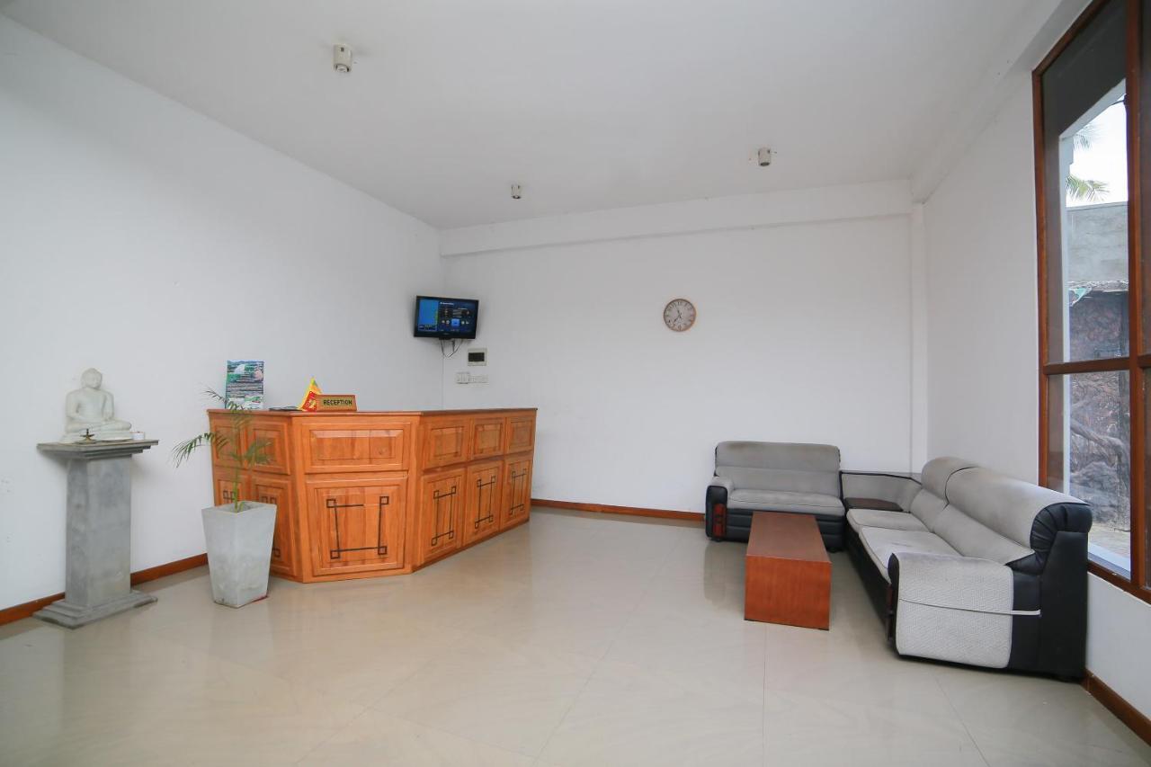 Oyo 278 Hotel Rivelka Kundasale المظهر الخارجي الصورة