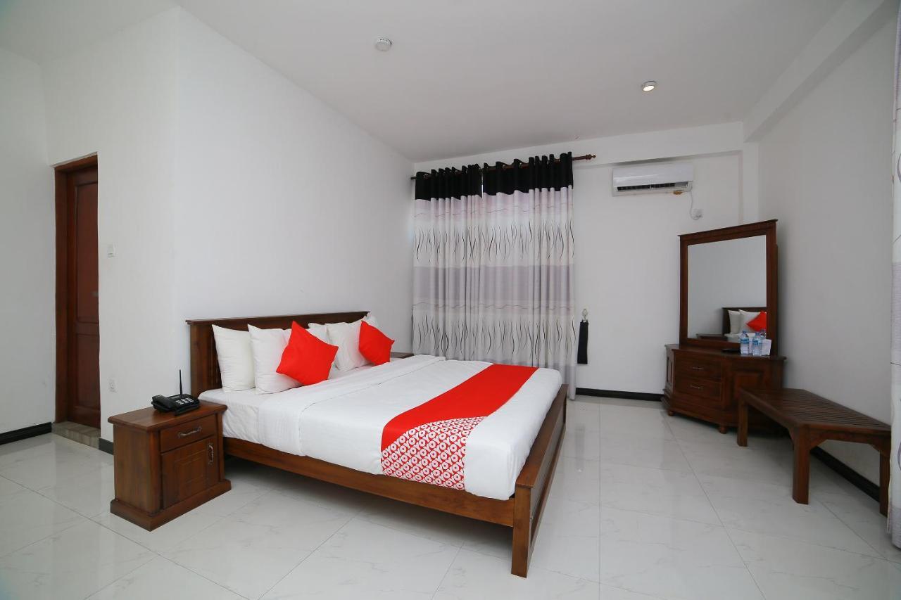 Oyo 278 Hotel Rivelka Kundasale المظهر الخارجي الصورة